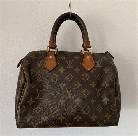 lv old design bags